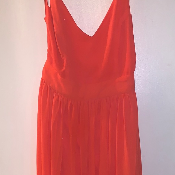 Green dress and orange dress - Picture 3 of 4